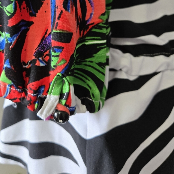 JOSEPH RIBKOFF Zebra Print Floral Accent Tie Waist Top. Size 14 - Picture 6 of 11